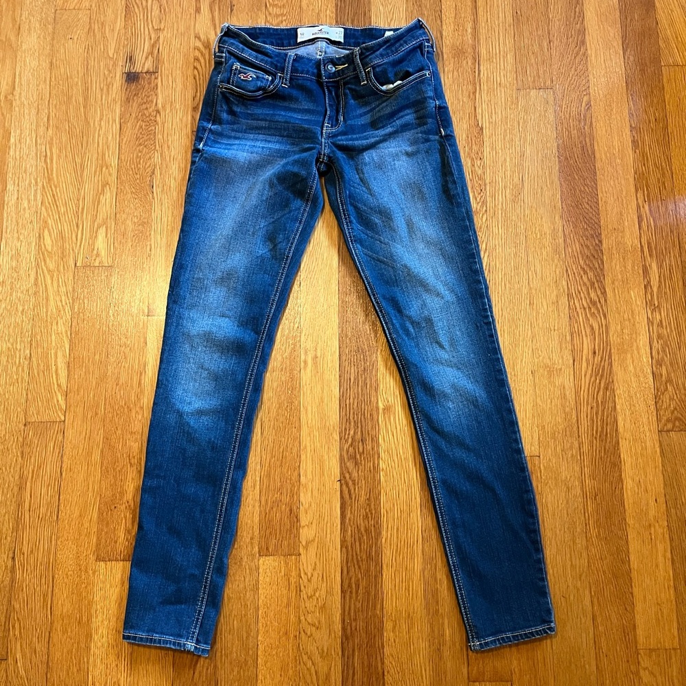 Hollister Jeans 5R waist 27 Length 31